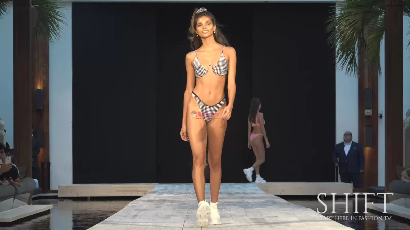 VDM THE LABEL 4K _ 2019 Collection _ Miami Swim Week 2018.webm_20190908_221631.247.jpg